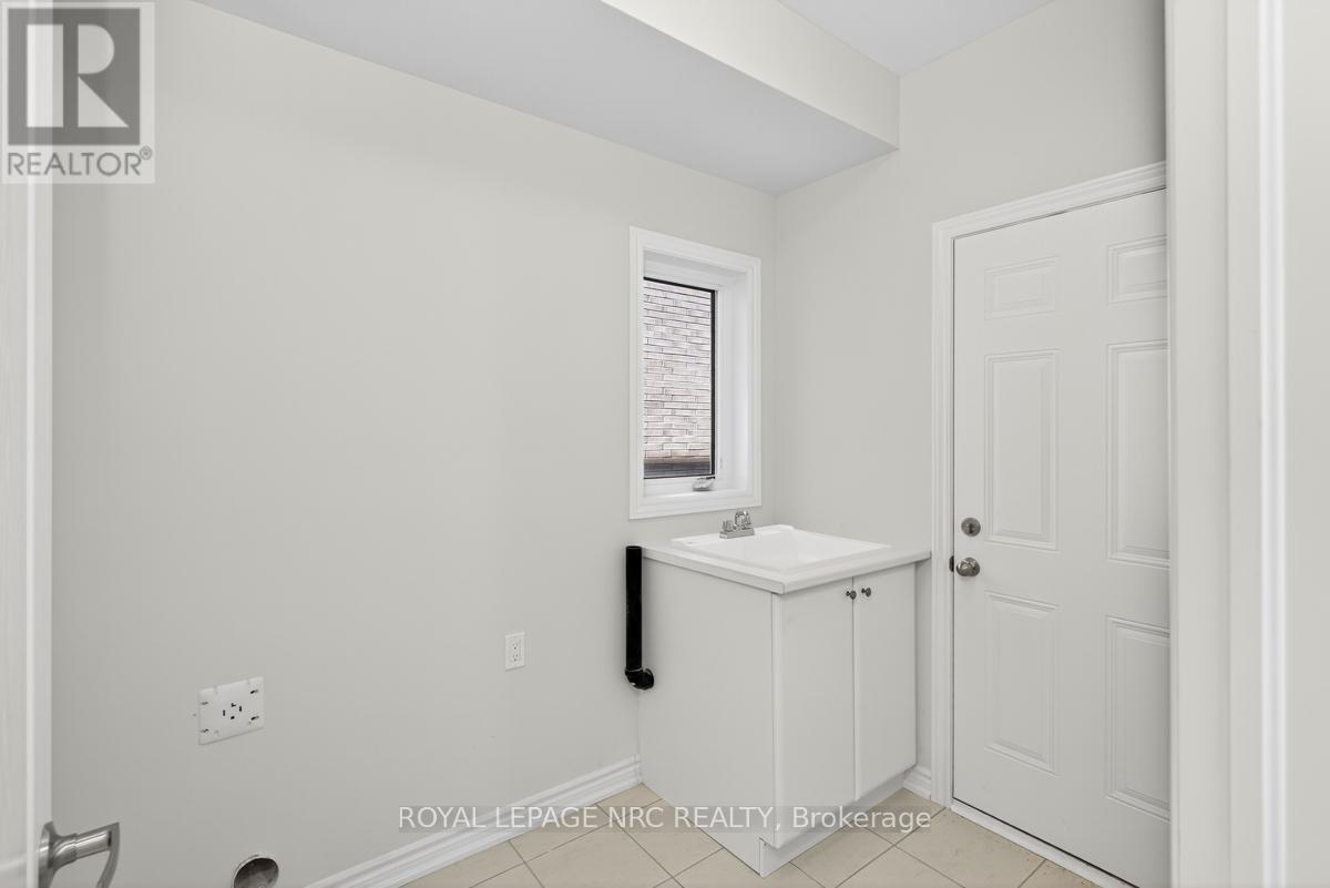 49 Huntsworth Avenue, Thorold, Ontario  L2V 0N2 - Photo 15 - X12349372