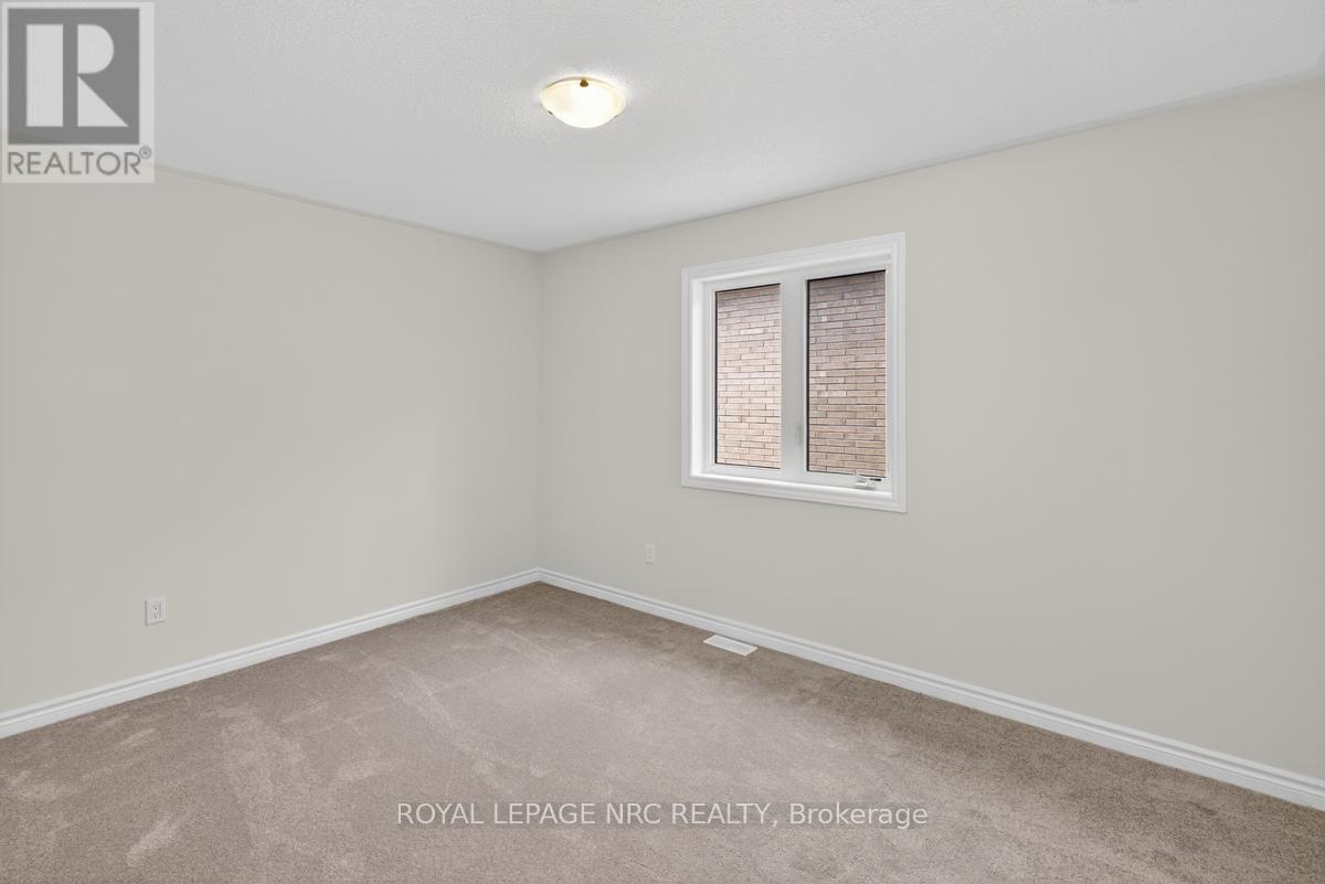 49 Huntsworth Avenue, Thorold, Ontario  L2V 0N2 - Photo 23 - X12349372