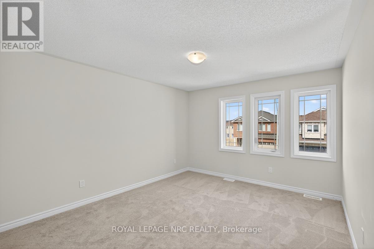 49 Huntsworth Avenue, Thorold, Ontario  L2V 0N2 - Photo 27 - X12349372