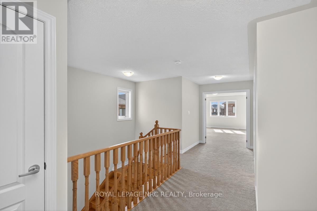 49 Huntsworth Avenue, Thorold, Ontario  L2V 0N2 - Photo 32 - X12349372