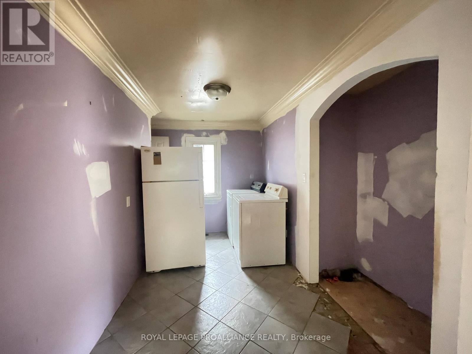 440 Bellevue Street, Peterborough North (South), Ontario  K9H 5G6 - Photo 19 - X12347657