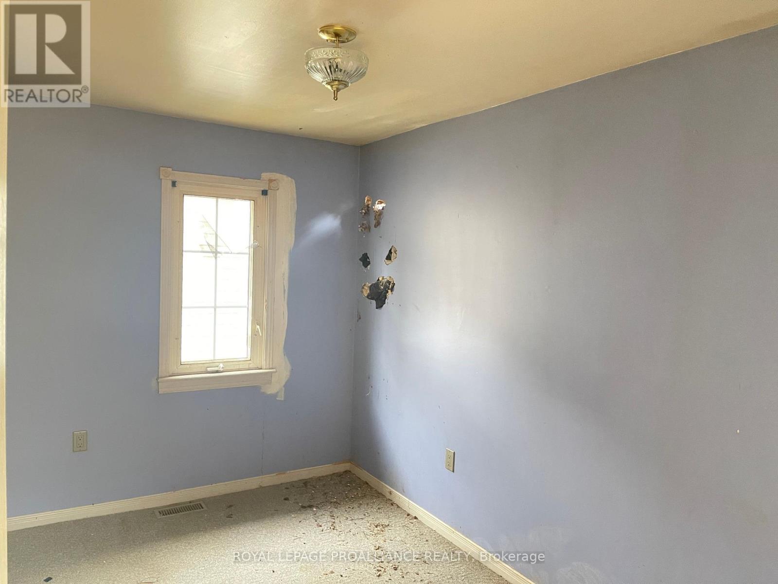440 Bellevue Street, Peterborough North (South), Ontario  K9H 5G6 - Photo 14 - X12347657