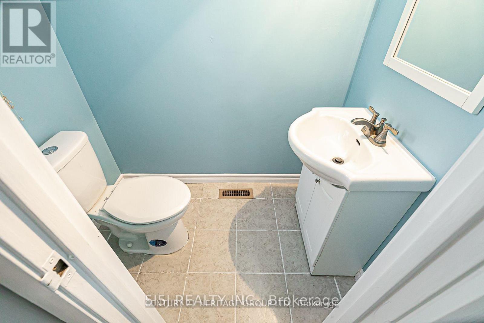 694 Beman Drive, Newmarket, Ontario L3Y 4Z2 - Photo 11 - N12349394