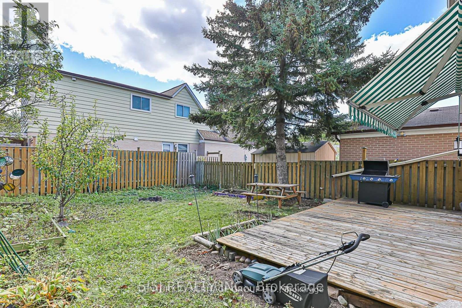 694 Beman Drive, Newmarket, Ontario L3Y 4Z2 - Photo 16 - N12349394