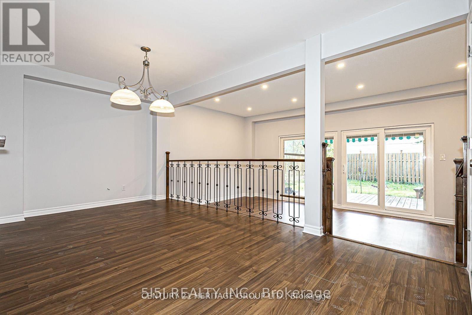 694 Beman Drive, Newmarket, Ontario L3Y 4Z2 - Photo 6 - N12349394