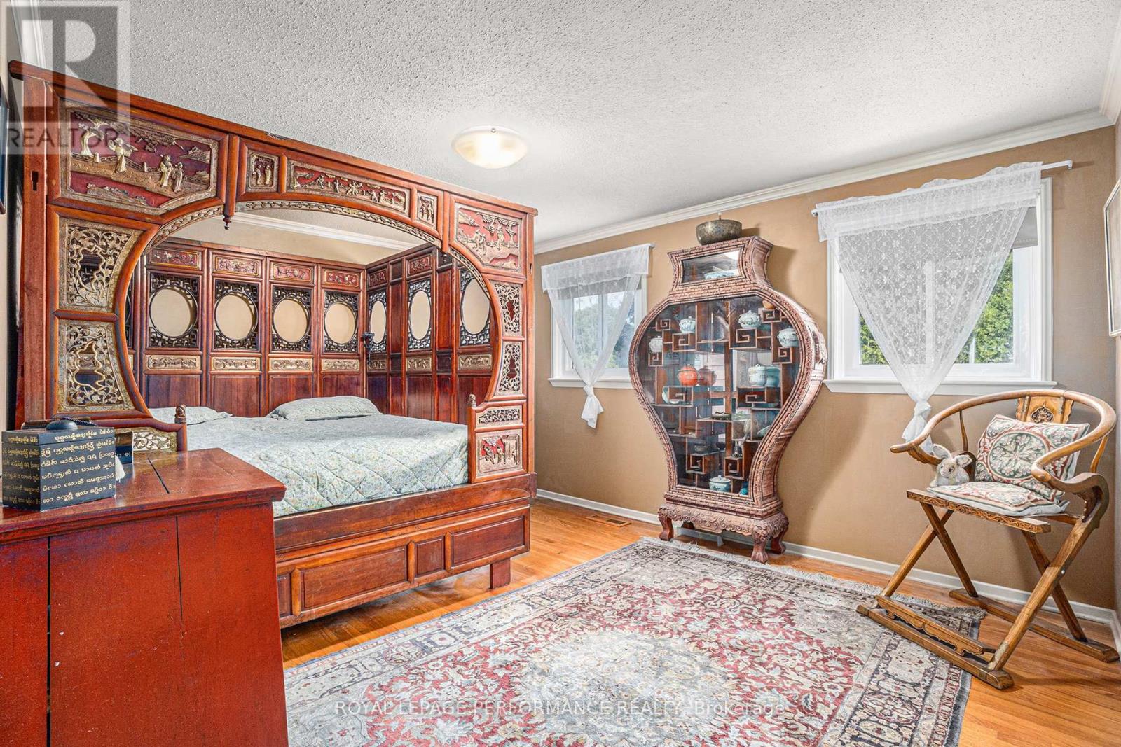 1 Wedgewood Crescent, Ottawa, Ontario  K1B 4B9 - Photo 18 - X12349414