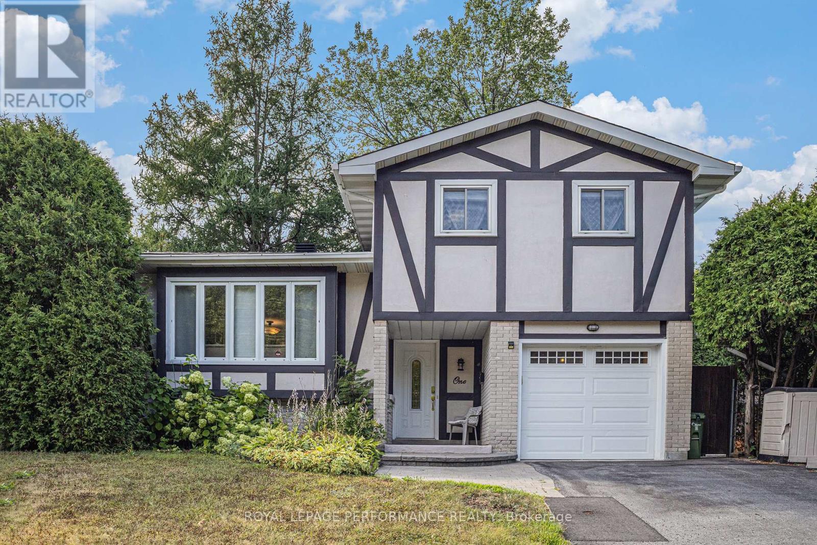 Property at 1 WEDGEWOOD CRESCENT image 2