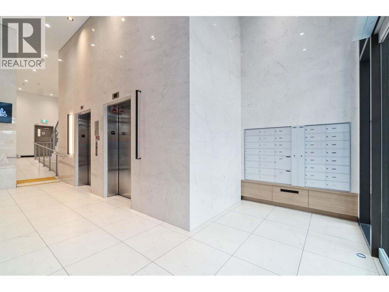 318 4279 Dawson Street, Burnaby, British Columbia  V5C 4B3 - Photo 3 - C8071453