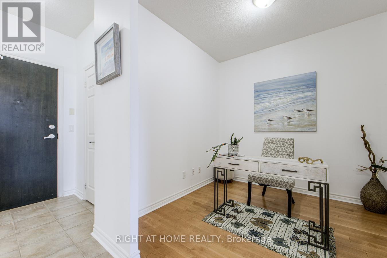 1809 - 388 Prince Of Wales Drive, Mississauga (City Centre), Ontario L5B 0A1 - Photo 11 - W12349406