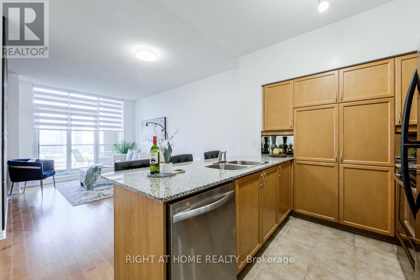 1809 - 388 Prince Of Wales Drive, Mississauga (City Centre), Ontario L5B 0A1 - Photo 13 - W12349406