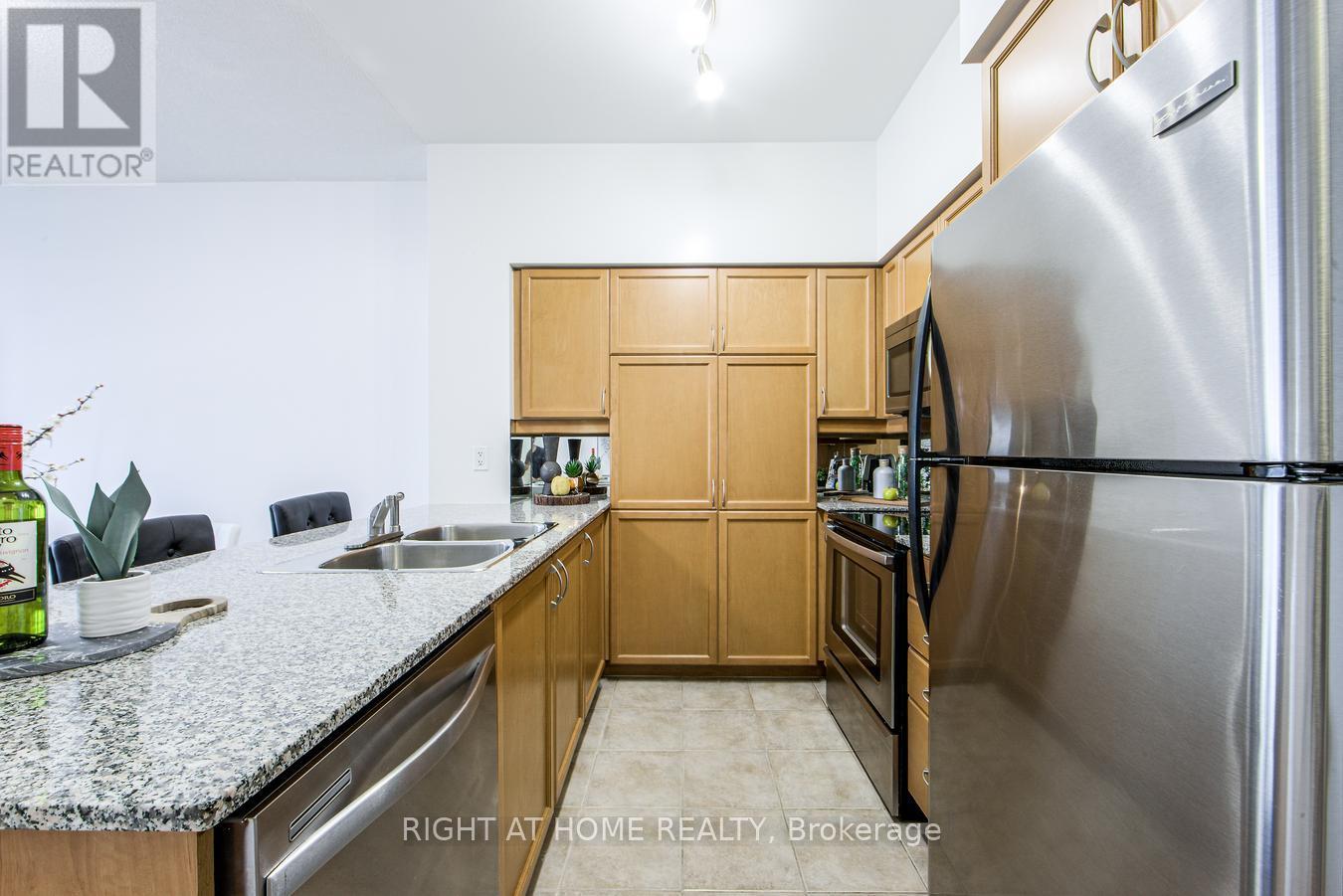 1809 - 388 Prince Of Wales Drive, Mississauga (City Centre), Ontario L5B 0A1 - Photo 14 - W12349406