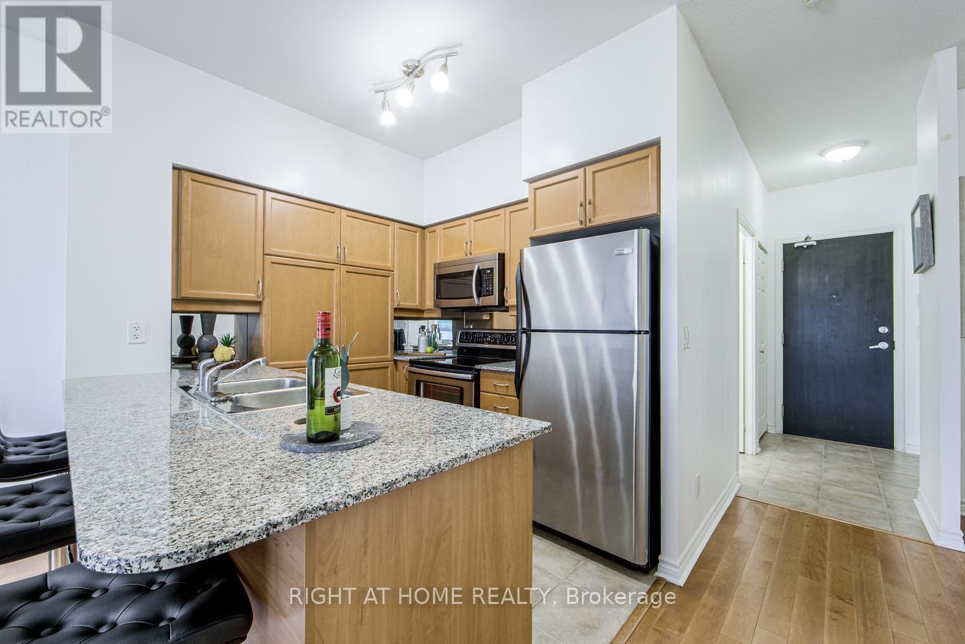 1809 - 388 Prince Of Wales Drive, Mississauga (City Centre), Ontario L5B 0A1 - Photo 15 - W12349406