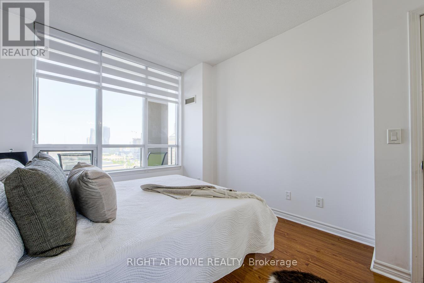 1809 - 388 Prince Of Wales Drive, Mississauga (City Centre), Ontario L5B 0A1 - Photo 28 - W12349406