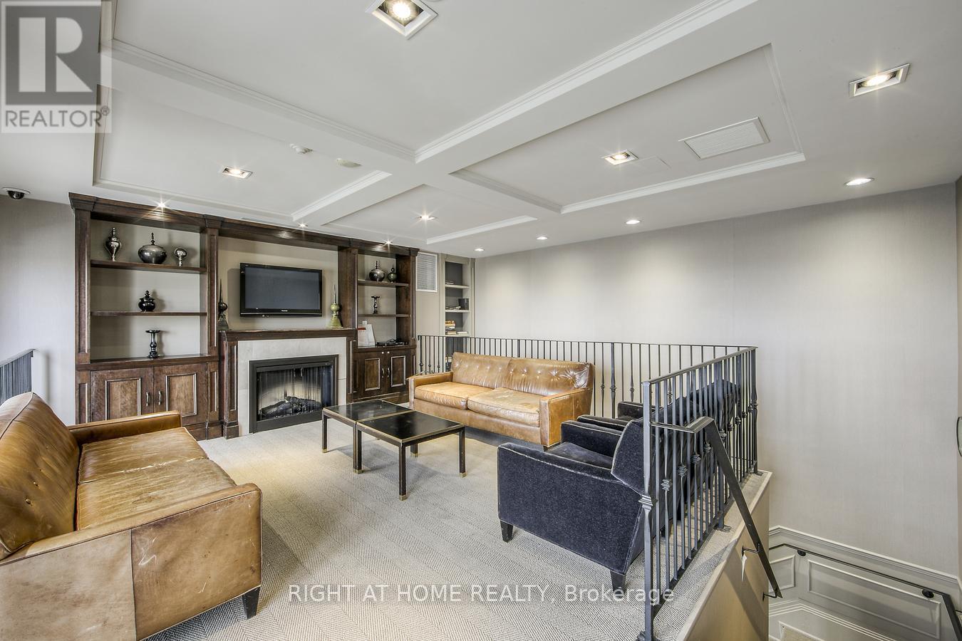 1809 - 388 Prince Of Wales Drive, Mississauga (City Centre), Ontario L5B 0A1 - Photo 42 - W12349406