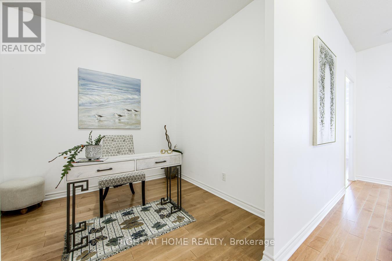 1809 - 388 Prince Of Wales Drive, Mississauga (City Centre), Ontario L5B 0A1 - Photo 9 - W12349406