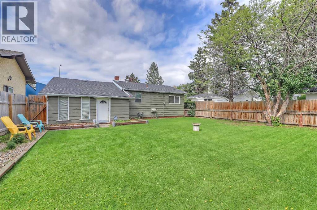 Property at 4624 80 Street NW image 5