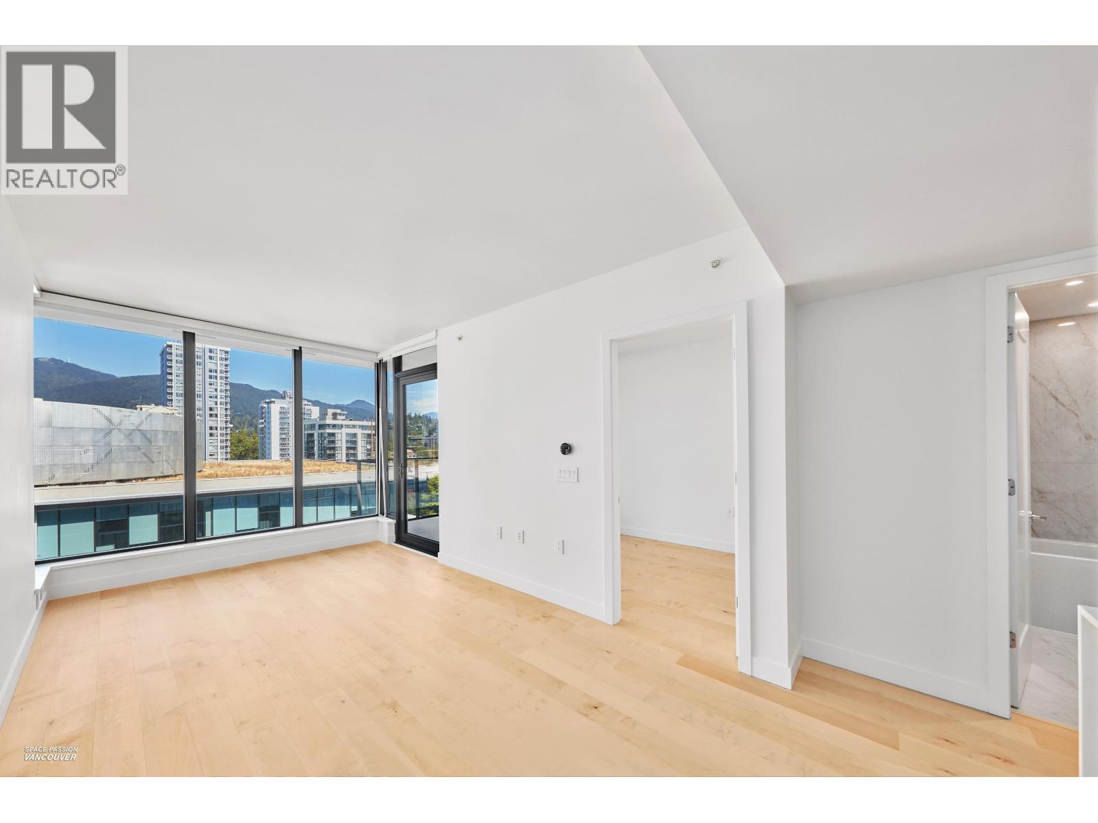 807 135 E 13th Street, Vancouver, British Columbia  V7L 0J8 - Photo 8 - R3036365