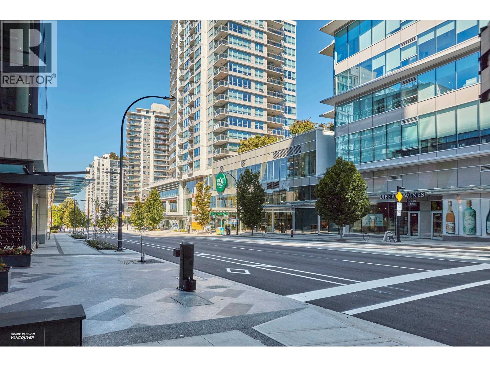 807 135 E 13th Street, Vancouver, British Columbia  V7L 0J8 - Photo 35 - R3036365