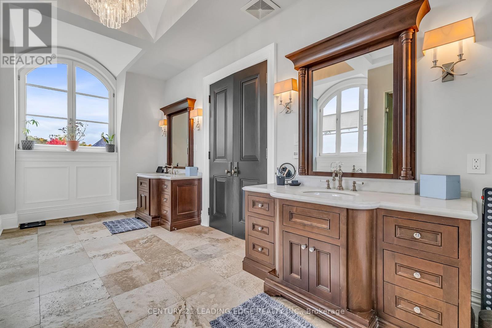 2 Nightfall Court, Vaughan (Kleinburg), Ontario  L4N 3N5 - Photo 18 - N12349420