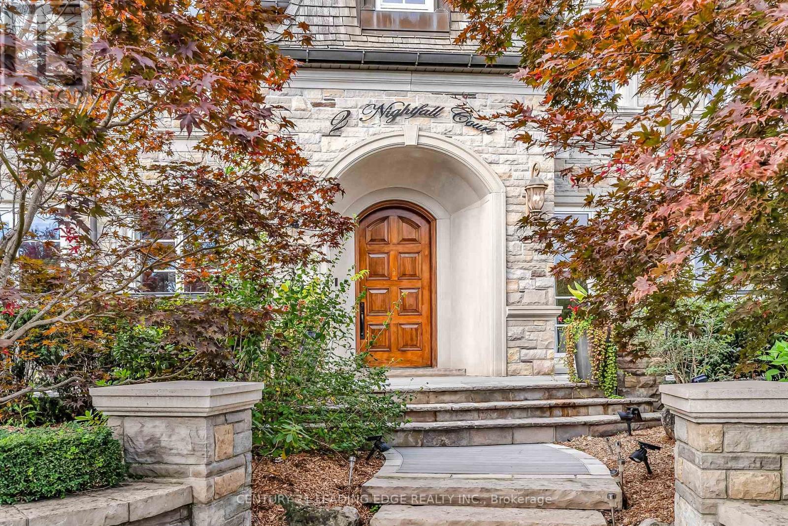 2 Nightfall Court, Vaughan (Kleinburg), Ontario  L4N 3N5 - Photo 3 - N12349420