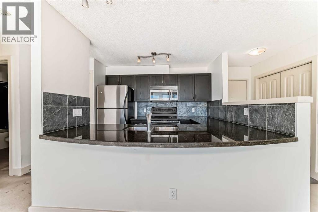 Property at 5, 212 Village Terrace SW image 5