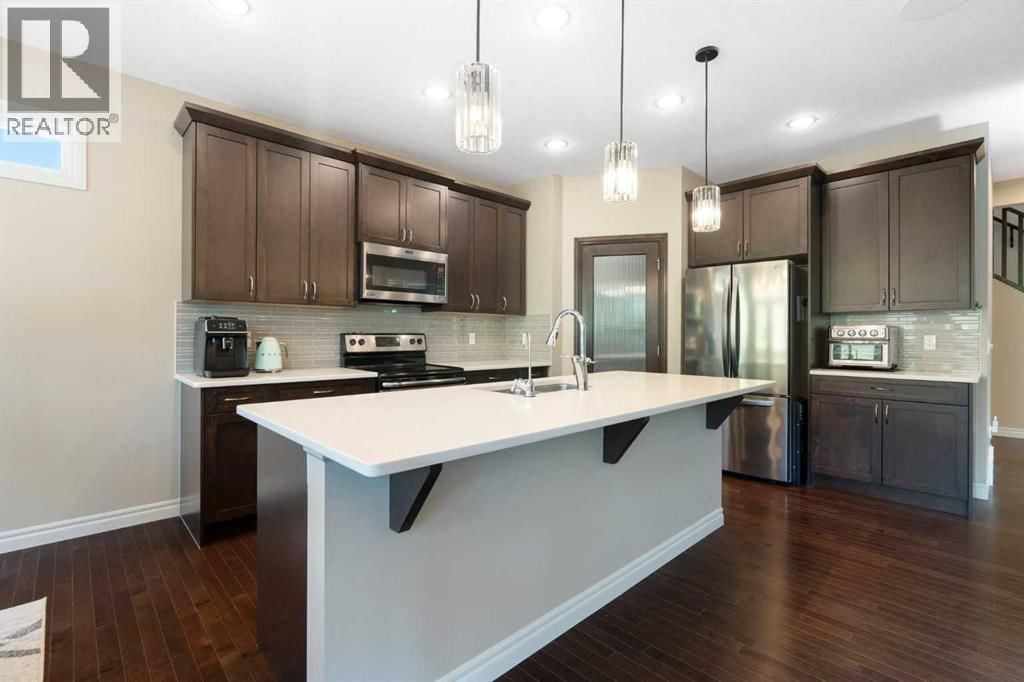 Property at 106 Sherwood Mount NW image 3