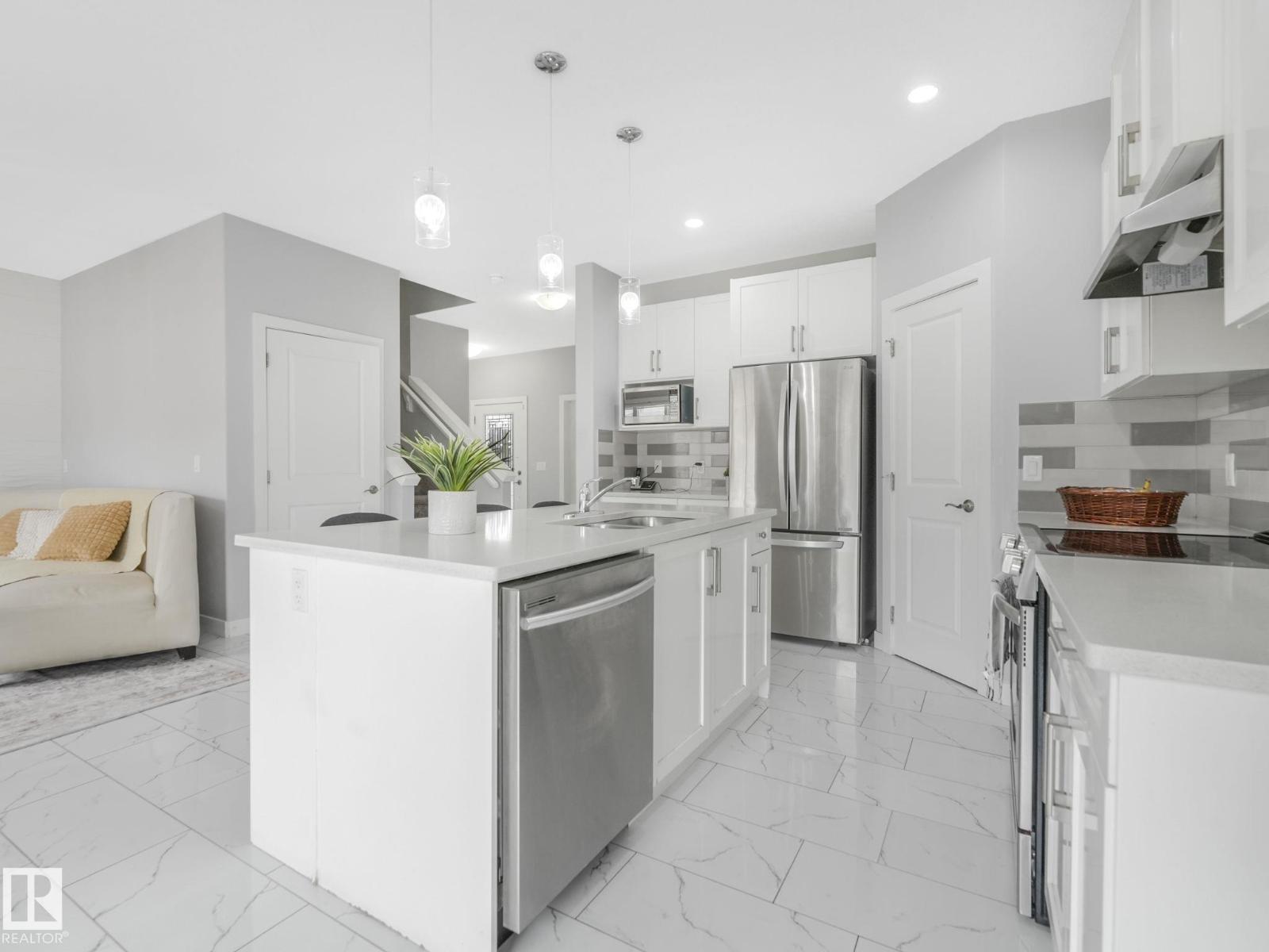 Property at 4419 38A ST image 3