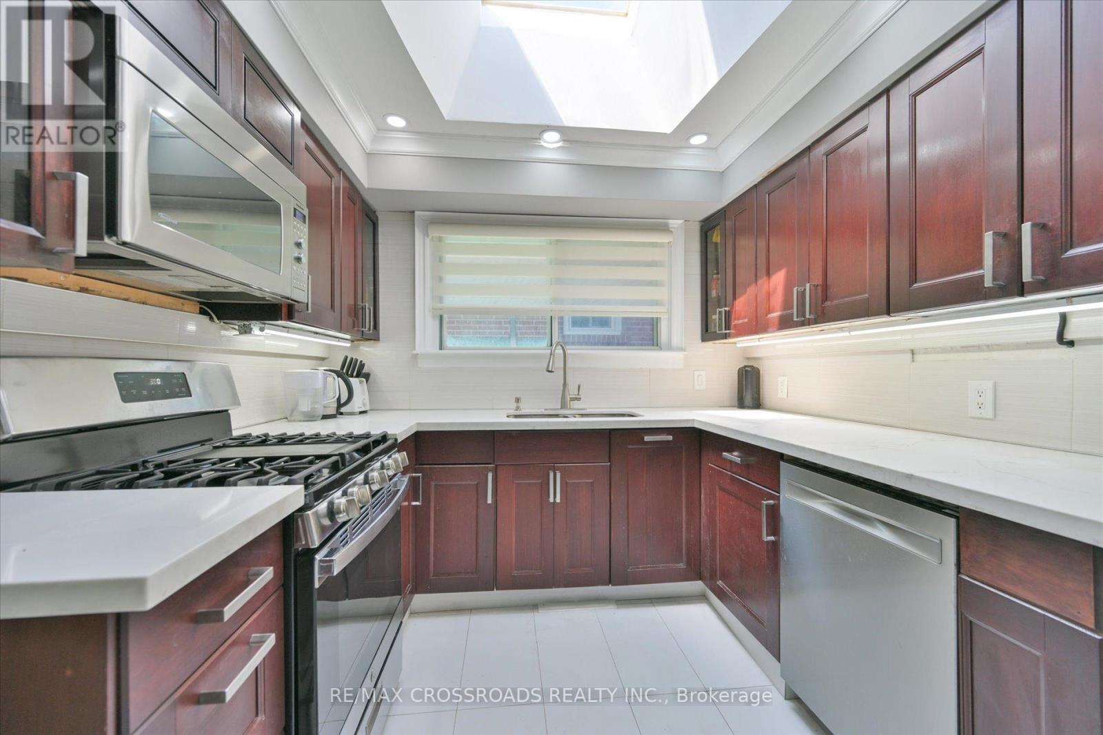 Property at 2 EASTPARK BOULEVARD image 1