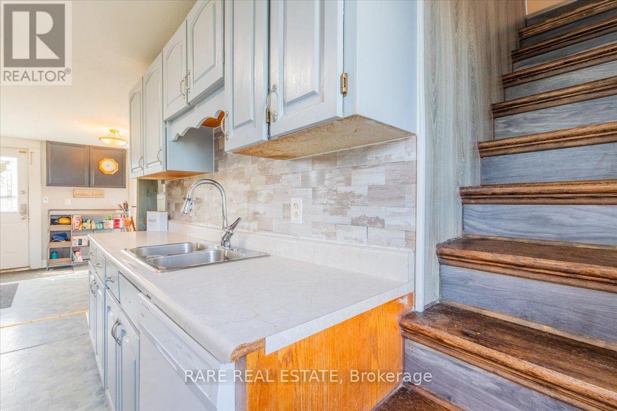 62 Mill Lane, Melancthon, Ontario  L9V 2T9 - Photo 16 - X12349430