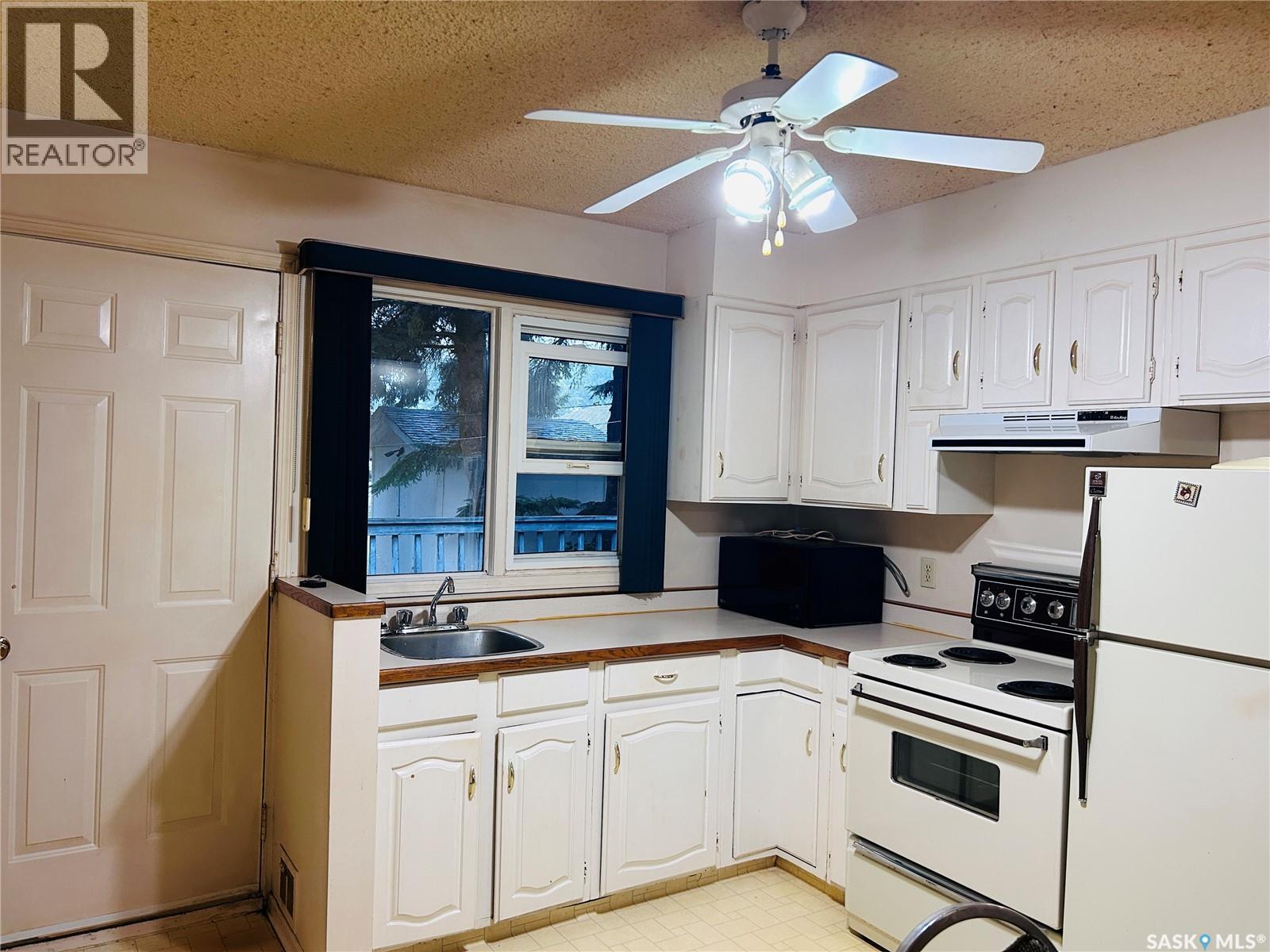 843 2 Street E, Prince Albert, Saskatchewan  S6V 0G2 - Photo 3 - SK015855