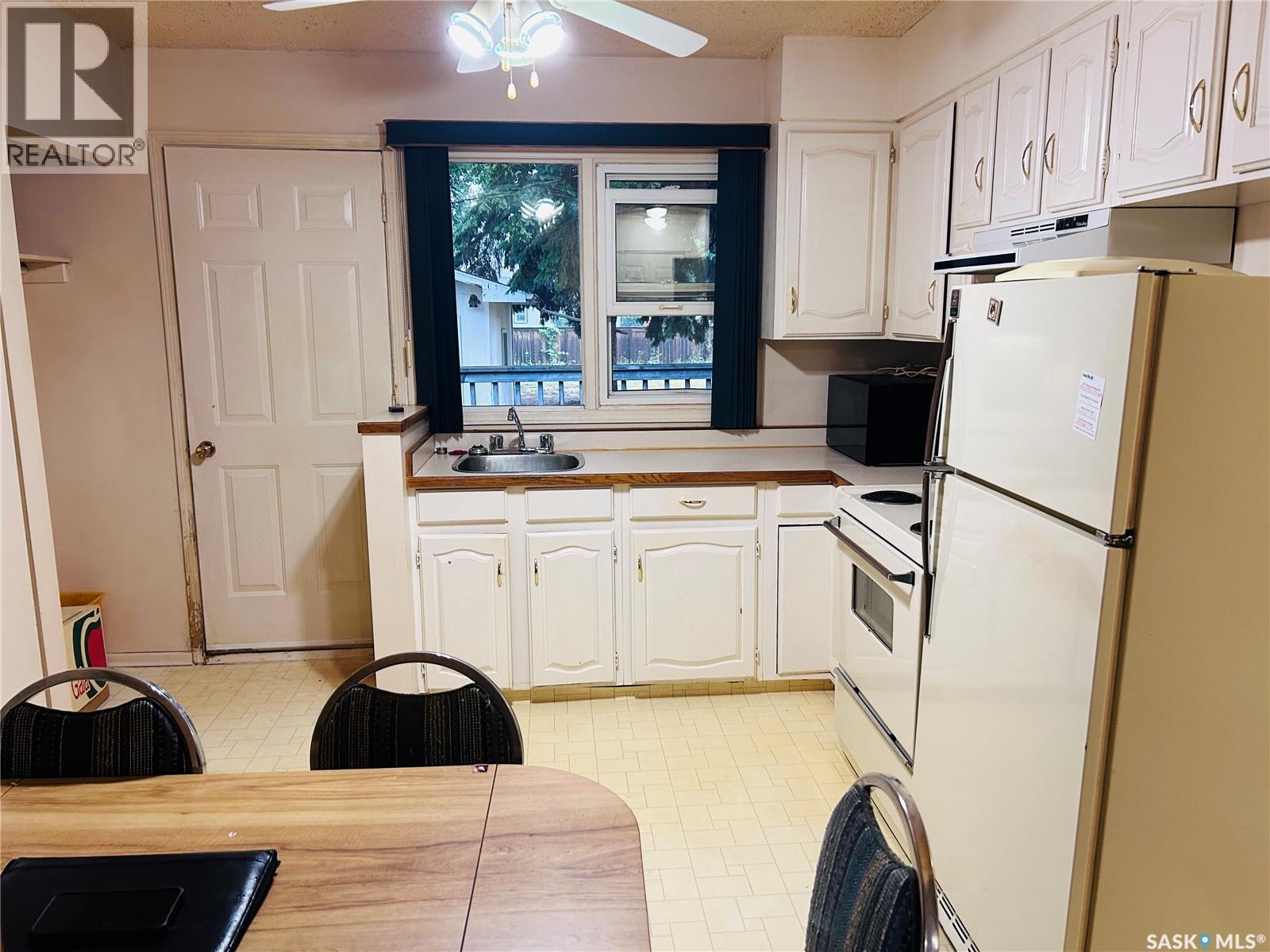 843 2 Street E, Prince Albert, Saskatchewan  S6V 0G2 - Photo 4 - SK015855