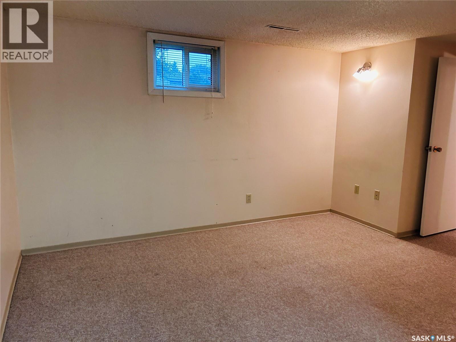 843 2 Street E, Prince Albert, Saskatchewan  S6V 0G2 - Photo 8 - SK015855