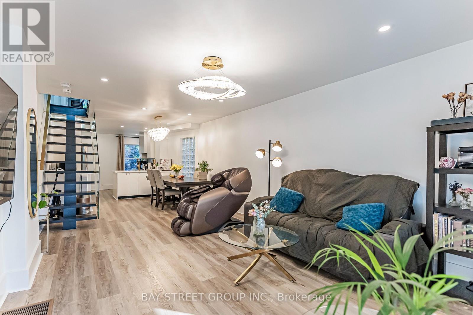 Property at 397 KINGSTON ROAD image 4