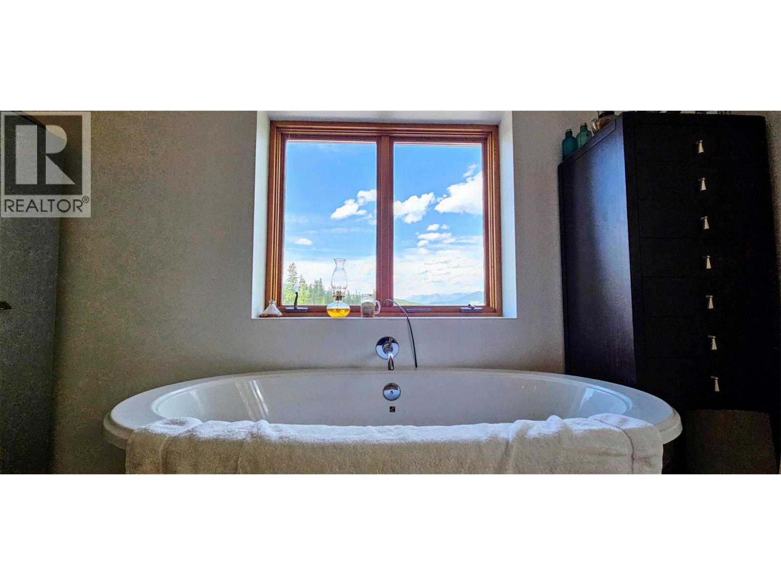 3560 Island Pond Road, Skookumchuck, British Columbia  V0B 2E0 - Photo 27 - 10359689