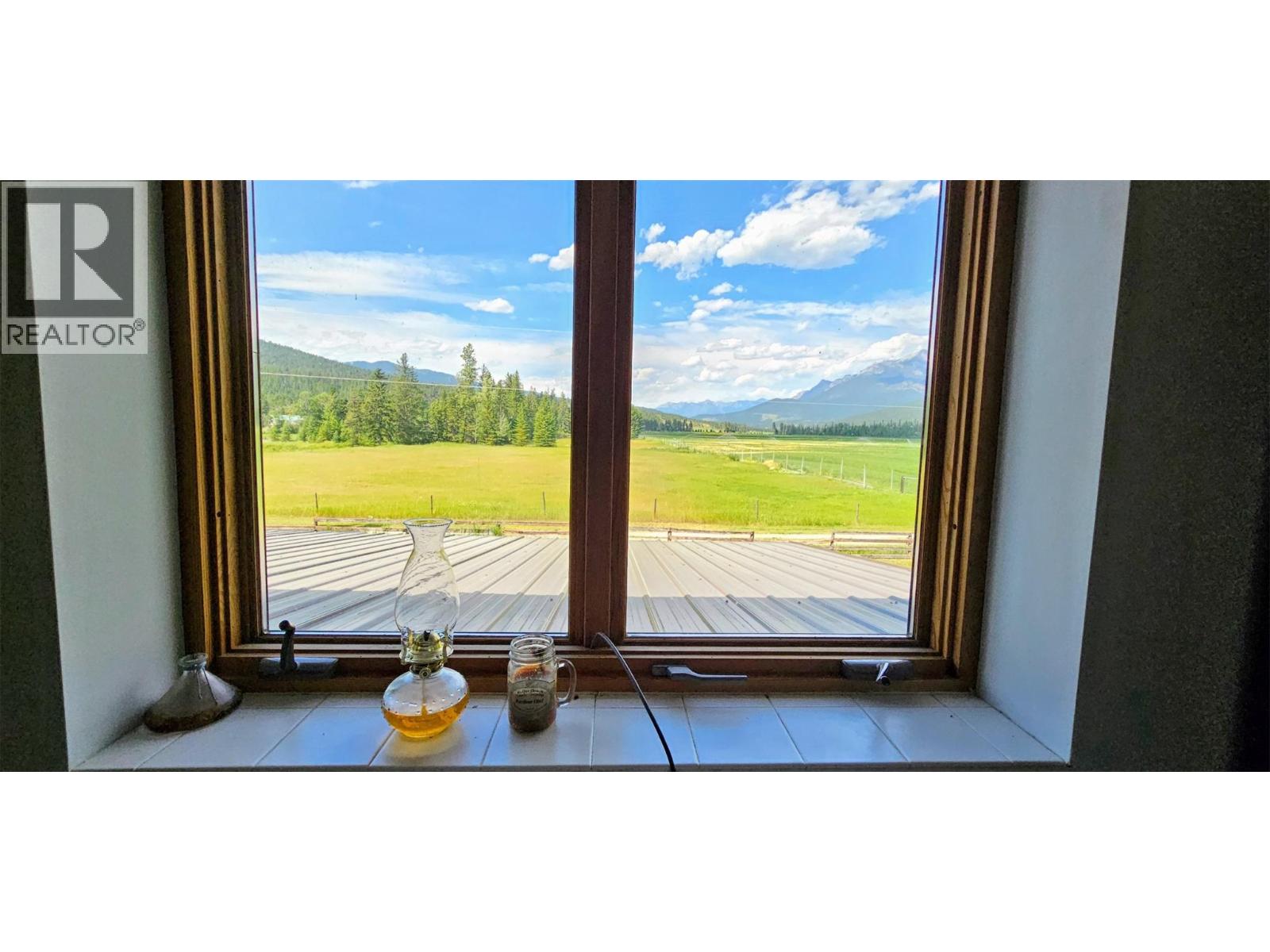 3560 Island Pond Road, Skookumchuck, British Columbia  V0B 2E0 - Photo 28 - 10359689