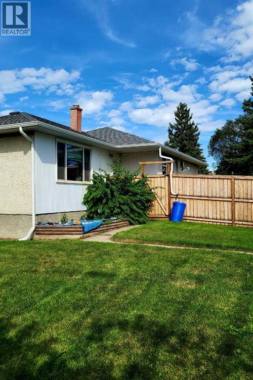 Property at 4122 38 Avenue image 3