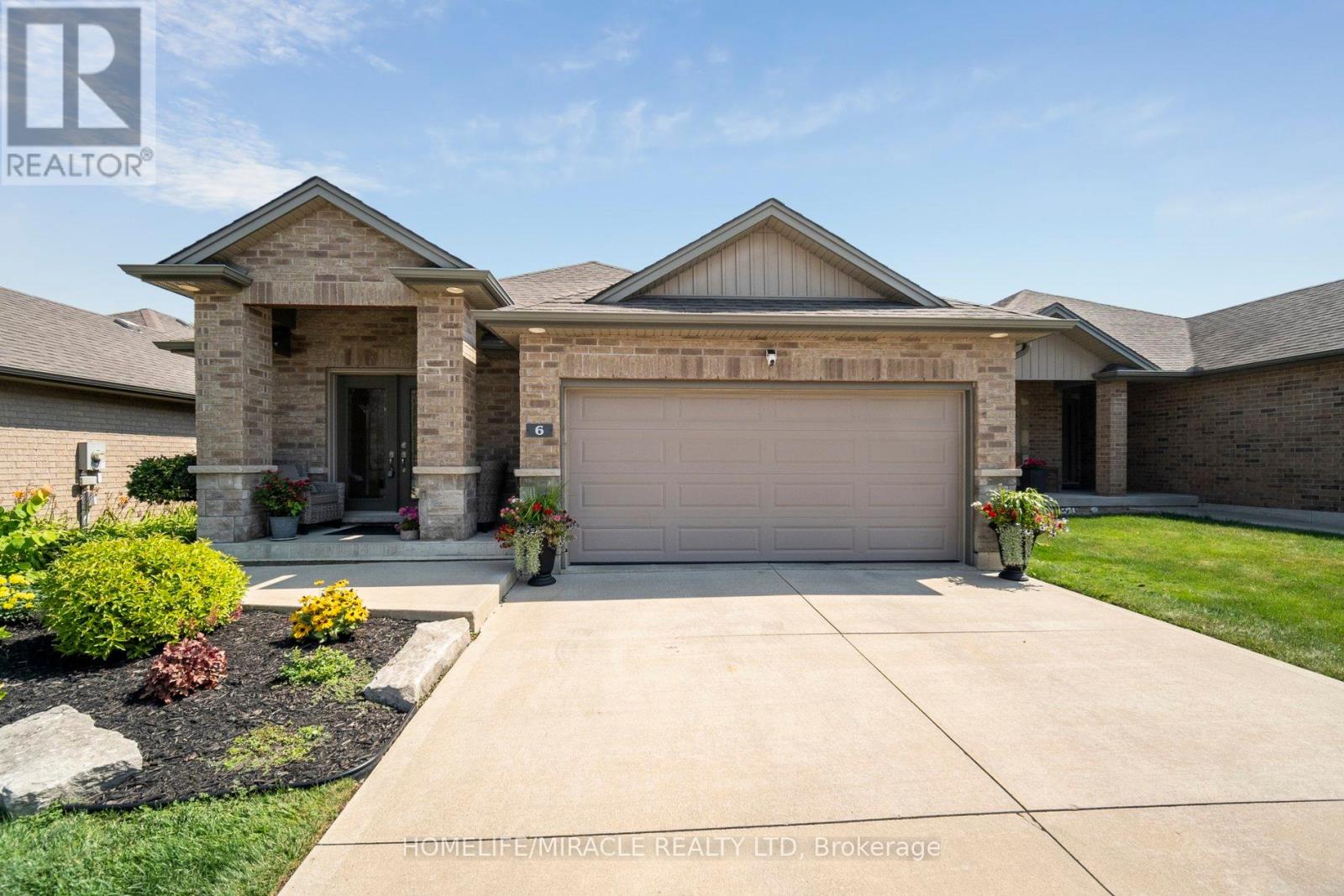 6 - 1430 Highbury Avenue N, London East (East D), Ontario  N5Y 6M4 - Photo 1 - X12342759