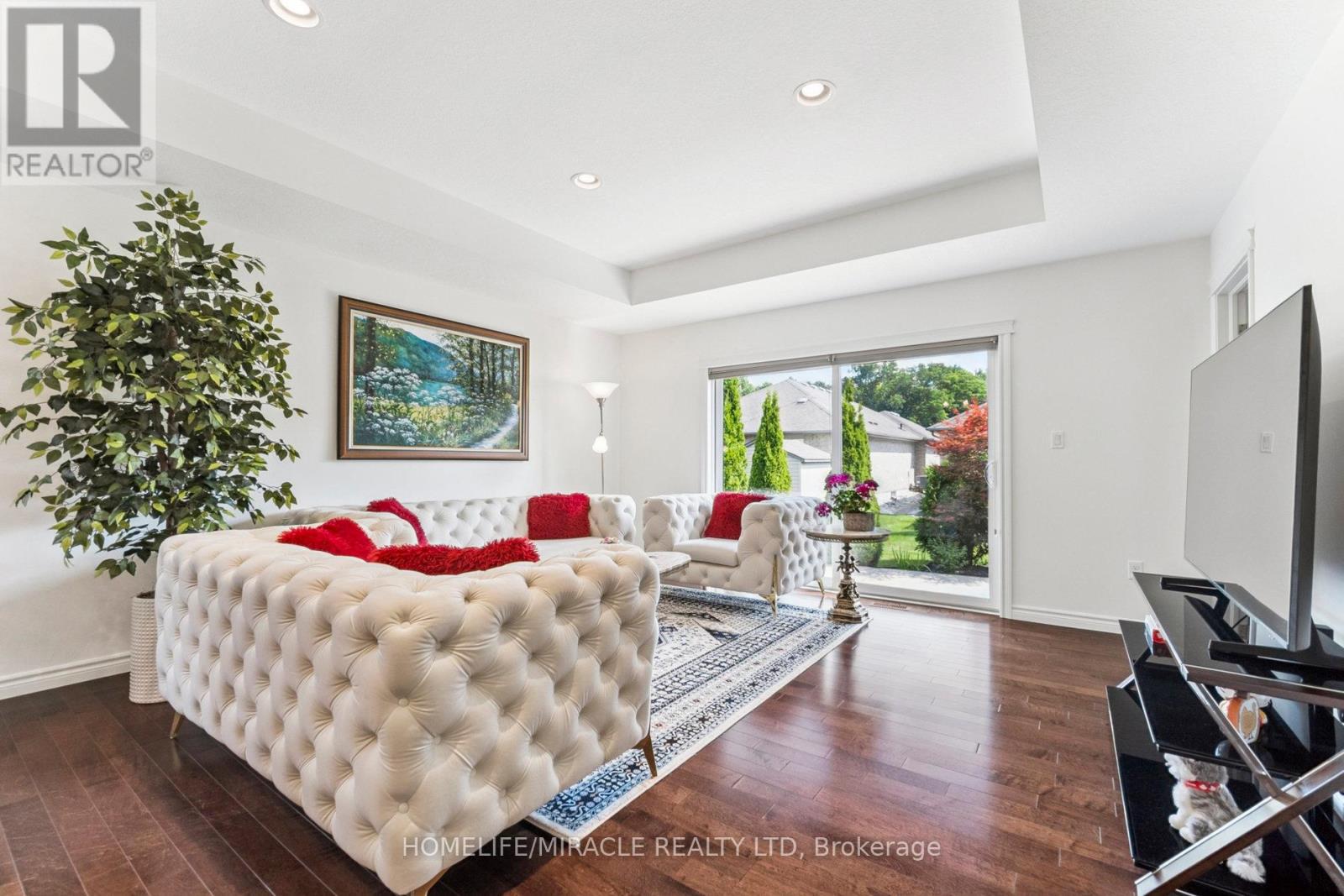6 - 1430 Highbury Avenue N, London East (East D), Ontario  N5Y 6M4 - Photo 11 - X12342759
