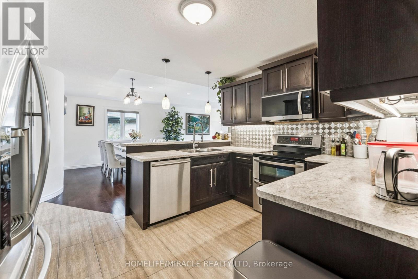 6 - 1430 Highbury Avenue N, London East (East D), Ontario  N5Y 6M4 - Photo 13 - X12342759