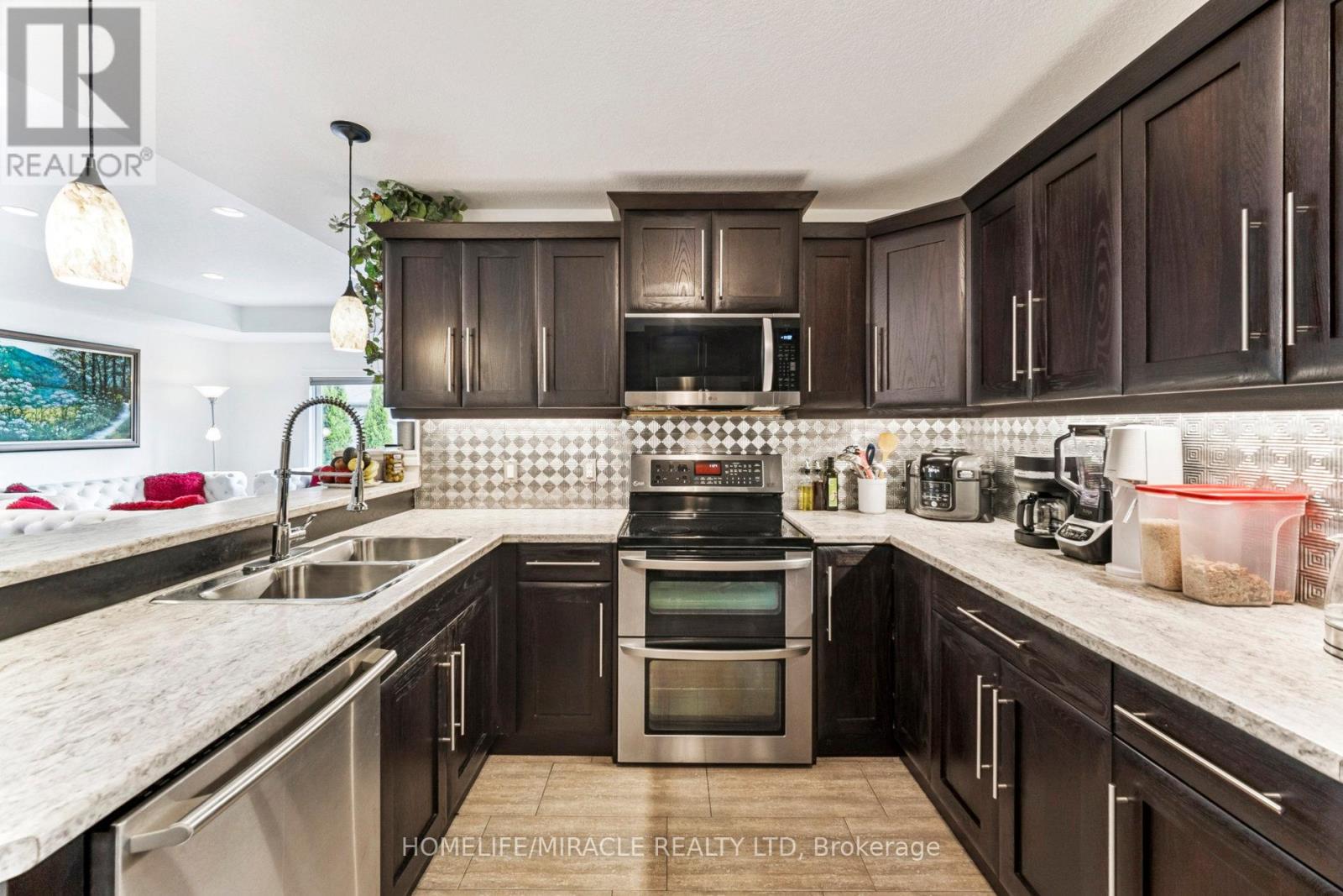 6 - 1430 Highbury Avenue N, London East (East D), Ontario  N5Y 6M4 - Photo 14 - X12342759