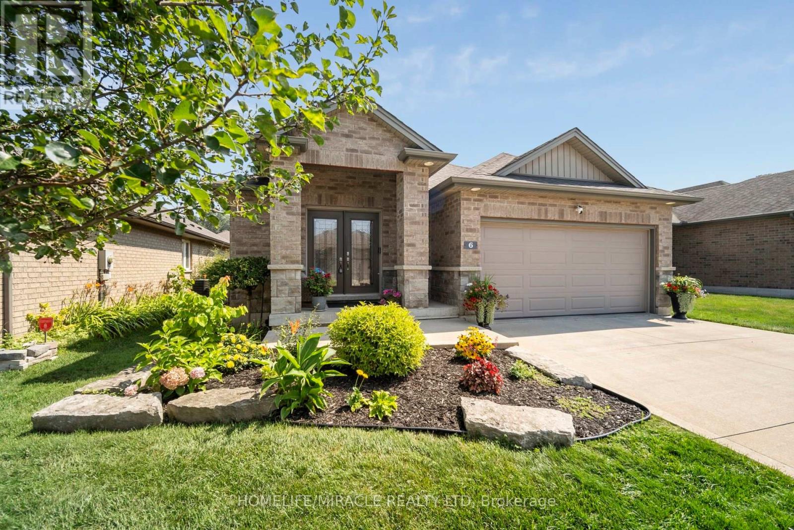 6 - 1430 Highbury Avenue N, London East (East D), Ontario  N5Y 6M4 - Photo 2 - X12342759