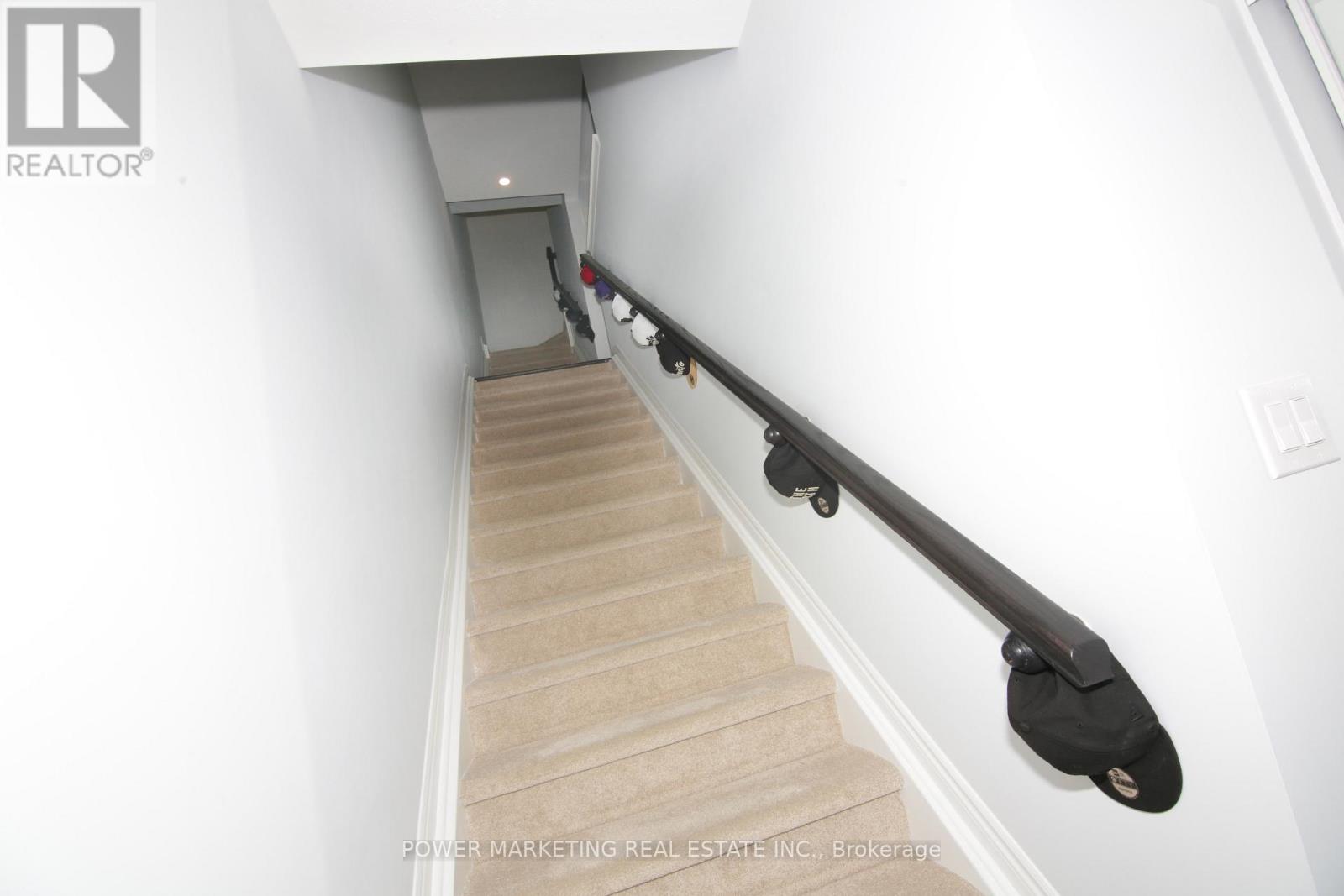 43 Zoisite Private, Ottawa, Ontario  K2J 7B4 - Photo 2 - X12349470