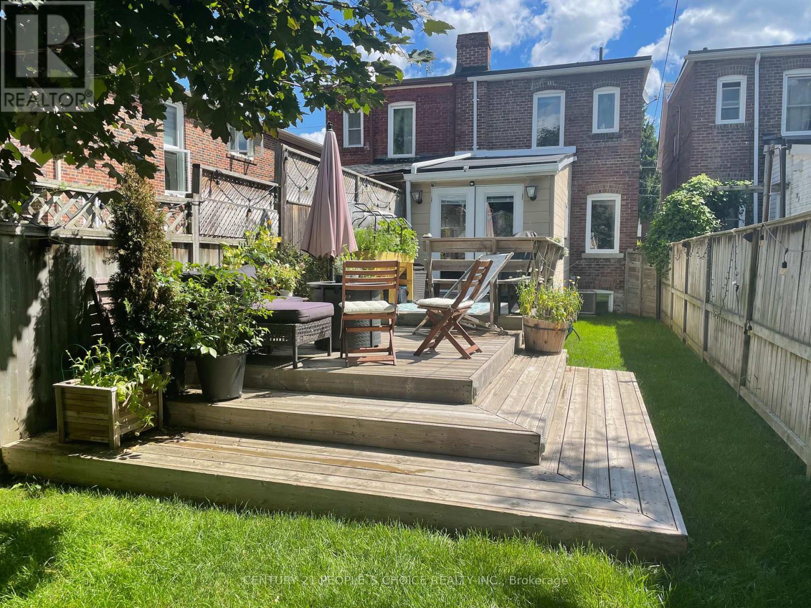 Property at 552 MAIN STREET image 3
