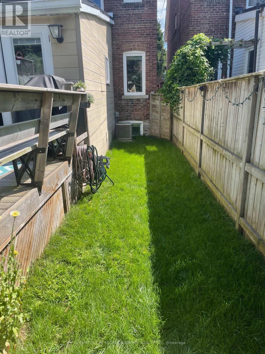Property at 552 MAIN STREET image 4