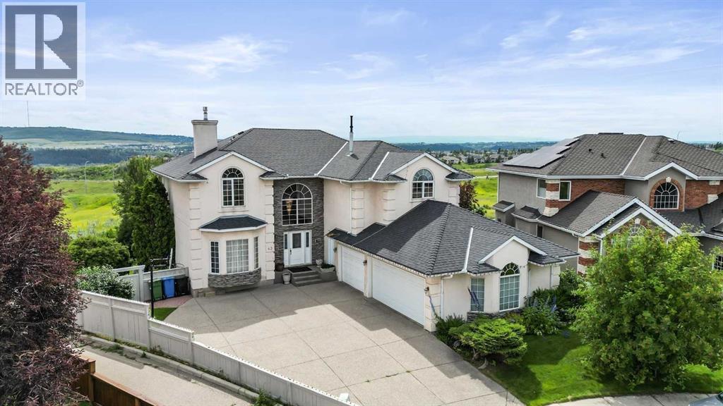 Property at 43 Schiller Crescent NW image 2