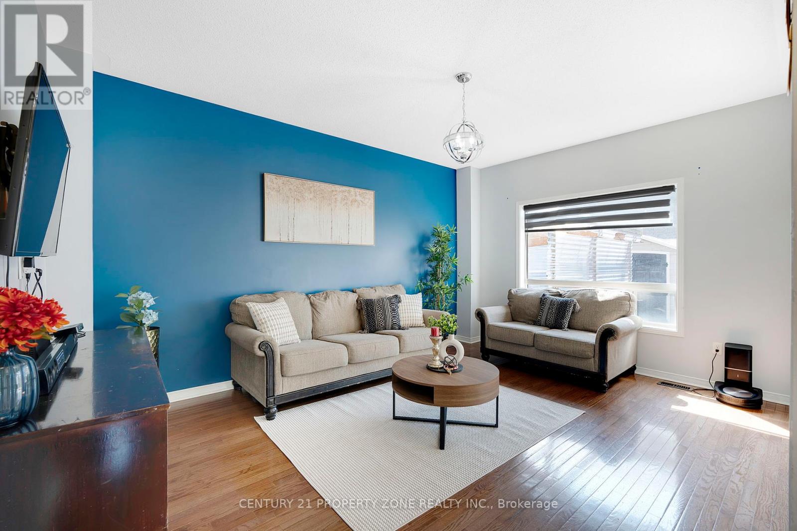2 Oranmore Crescent, Brampton (Credit Valley), Ontario  L6X 0J9 - Photo 6 - W12345786