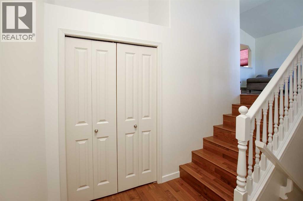 Property at 82 Ireland Crescent image 3