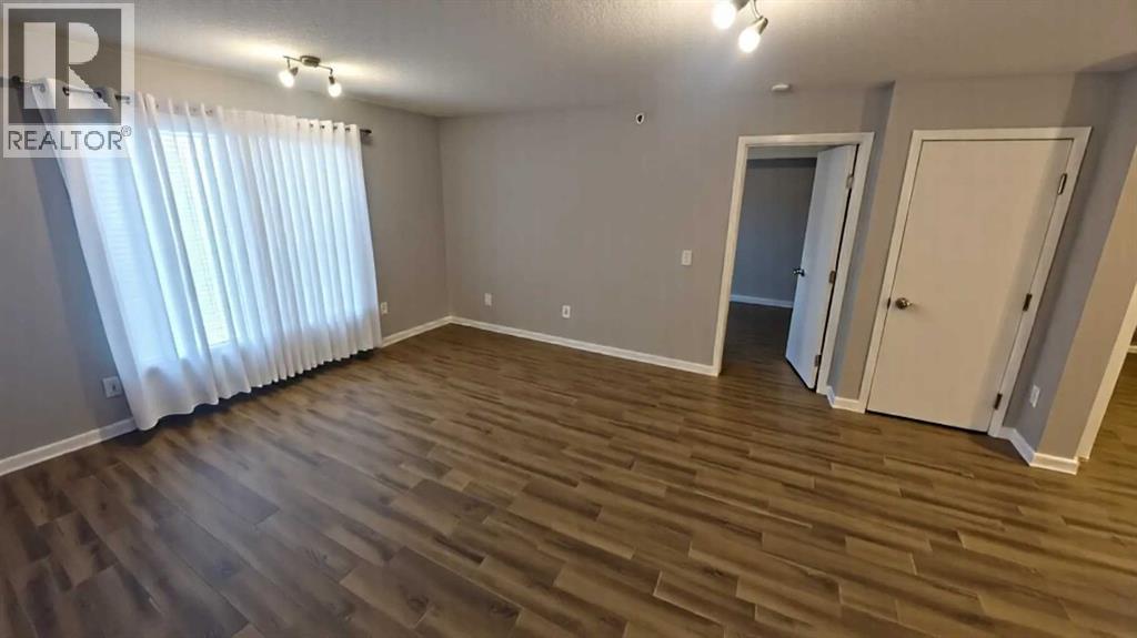 Property at 402, 2000 applevillage Court SE image 5