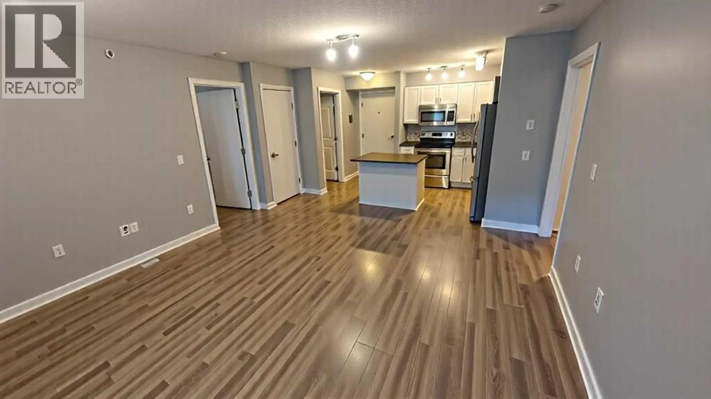 Property at 402, 2000 applevillage Court SE image 4