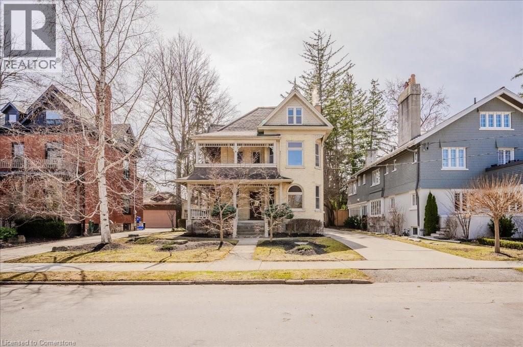 Property at 33 ROLAND Street image 2